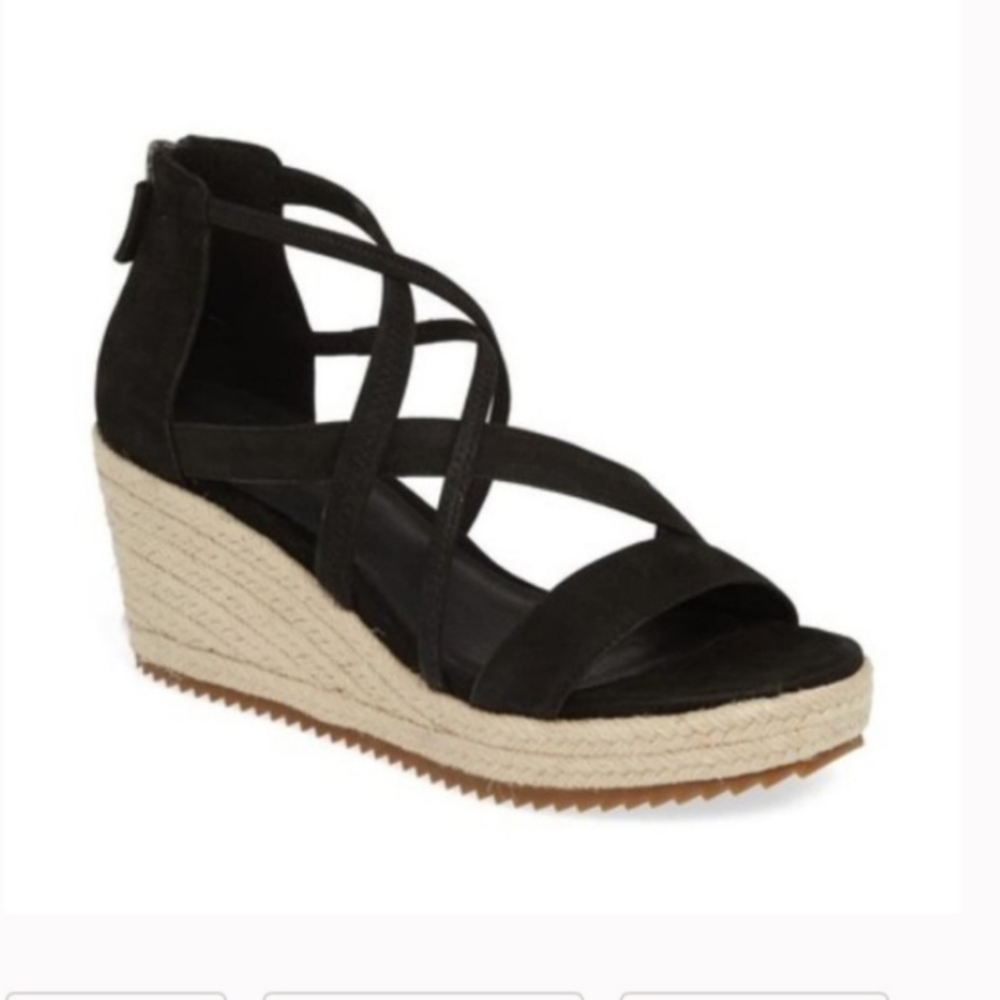 Black strappy wedges